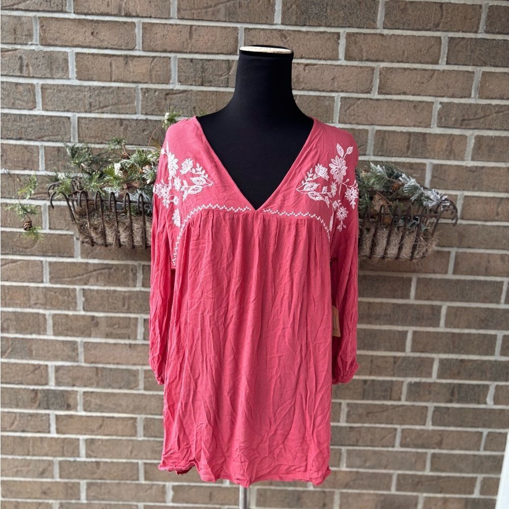 Taylor & Sage Floral Embroidered Blouse in Red - Picture 3 of 7